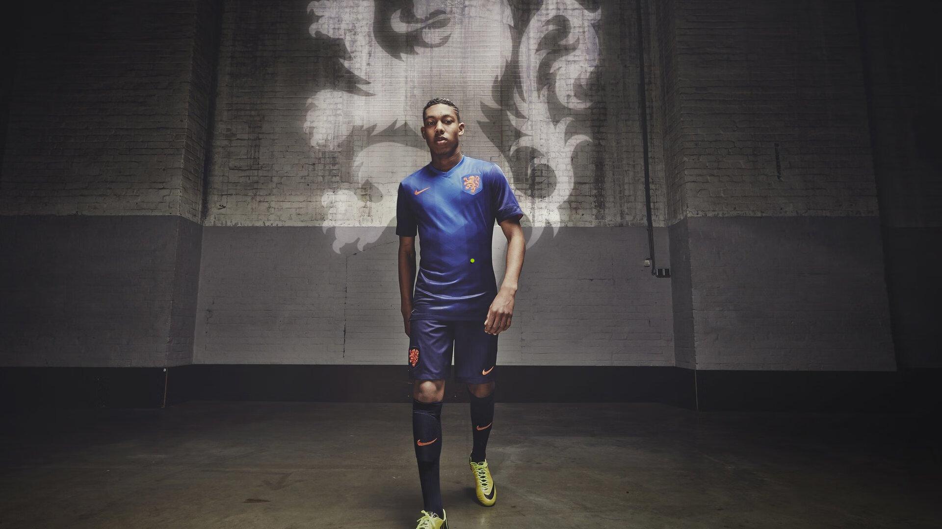 马德兴评国足12强赛首胜,出线二十载,此刻最荣光