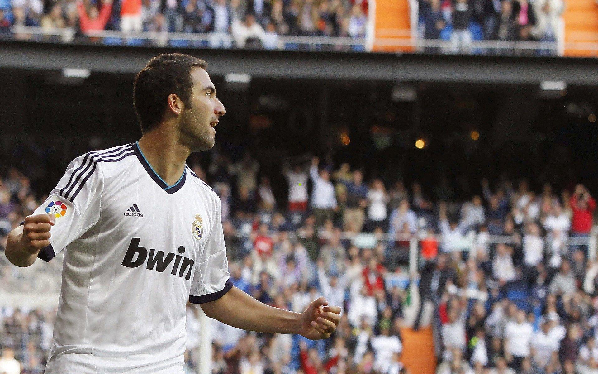 佩雷拉强调精神是制胜基石 王燊超斗士风范点燃球队斗志